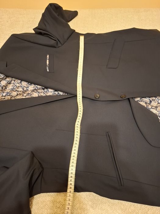 Sprzedam Nowy garnitur xxxxl .