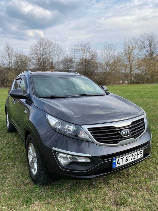 Продам автомобіль Кіа спортедж 2012р .в.