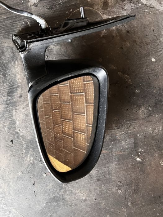 Toyota auris II lift lusterko prawe 9pinow 1f7
