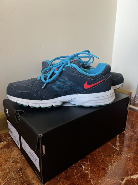 Спортивні кросівки Nike