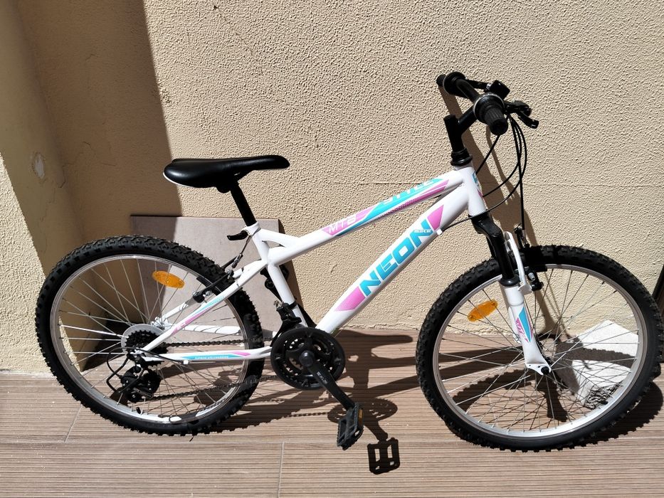 Bicicleta BTT néon stylos MTB 24