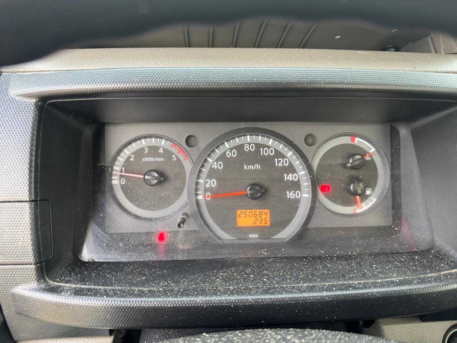 Carrinha com plataforma elevatória