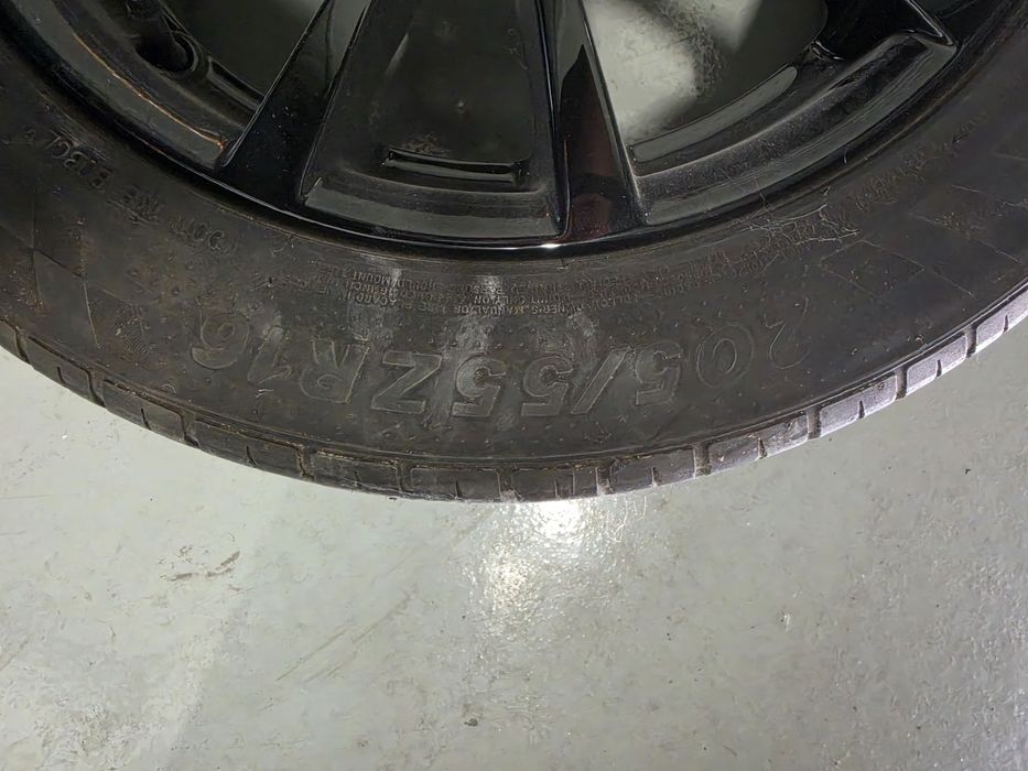 4 jantes pretas bmw 16 com pneus 205/55 zr16