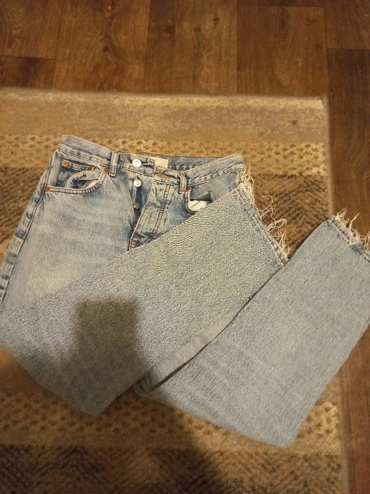 Продам джинсы женские М