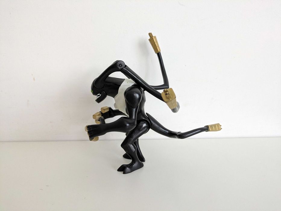 Bandai Ben 10 Omniverse Feedback 16cm-20cm
