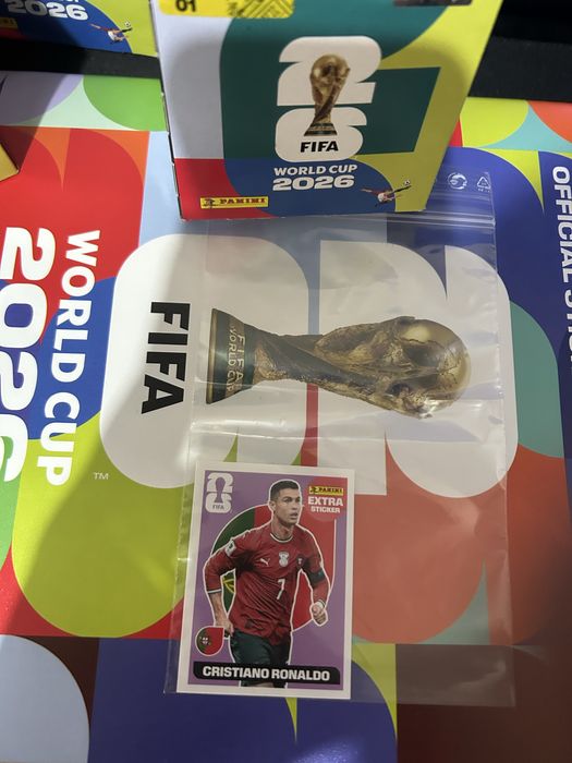 Cristiano Ronaldo Extra Sticker Roxo