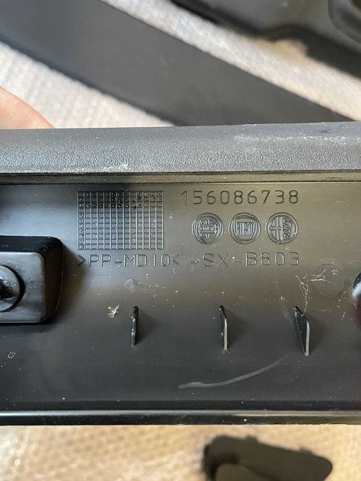 Alfa romeo giulietta - Обшивка крышки багажника стопи