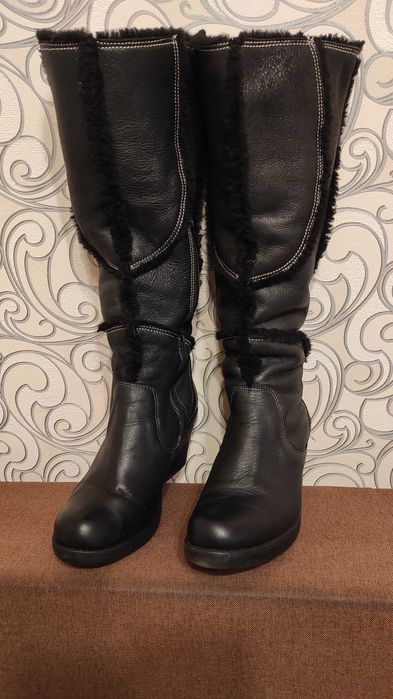 Жіночі зимові шкіряні чоботи