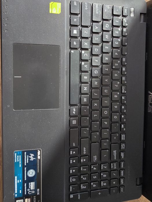 Laptop asus z ładowarką