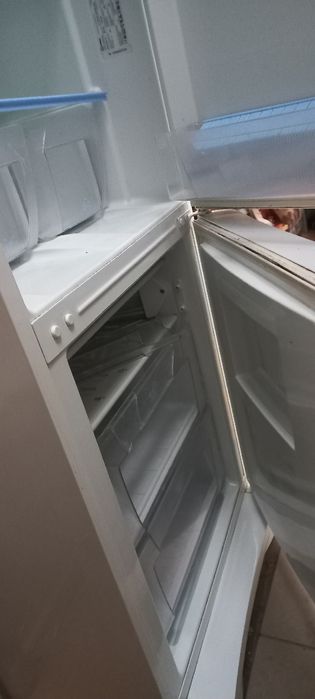 Продам холодильник Індезіт