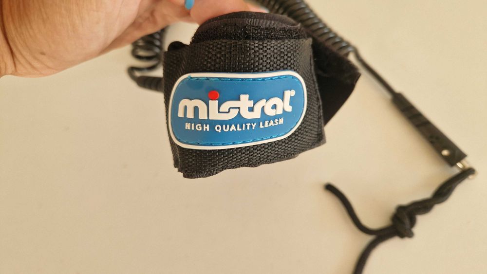 Leash da Mistral, novo