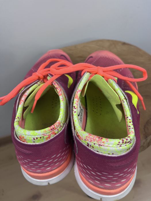 Kolorowe neonowe buty sportowe do biegania Nike rozmiar 39