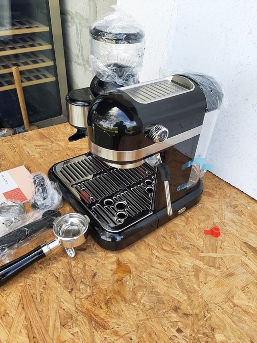 Кофемашина Klarstein Bella Café для эспрессо с кофемолкой