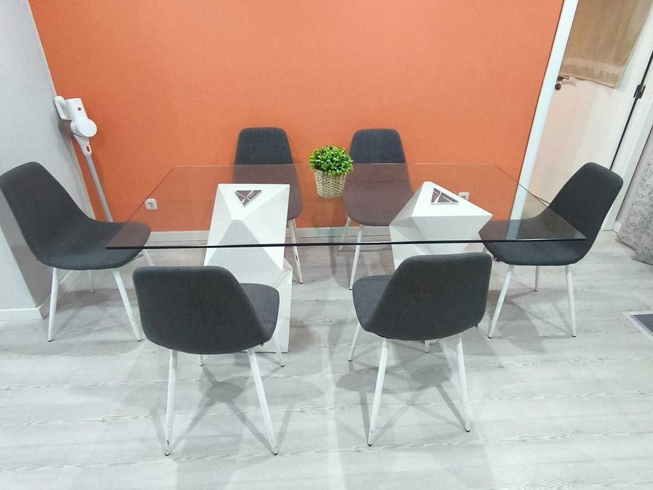 Mesa de 6 lugares de Vidro Pés Brancos Lacados