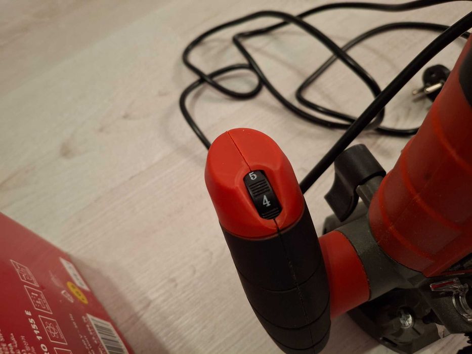 Frezarka górnowrzecionowa Einhell TC-RO 1155E