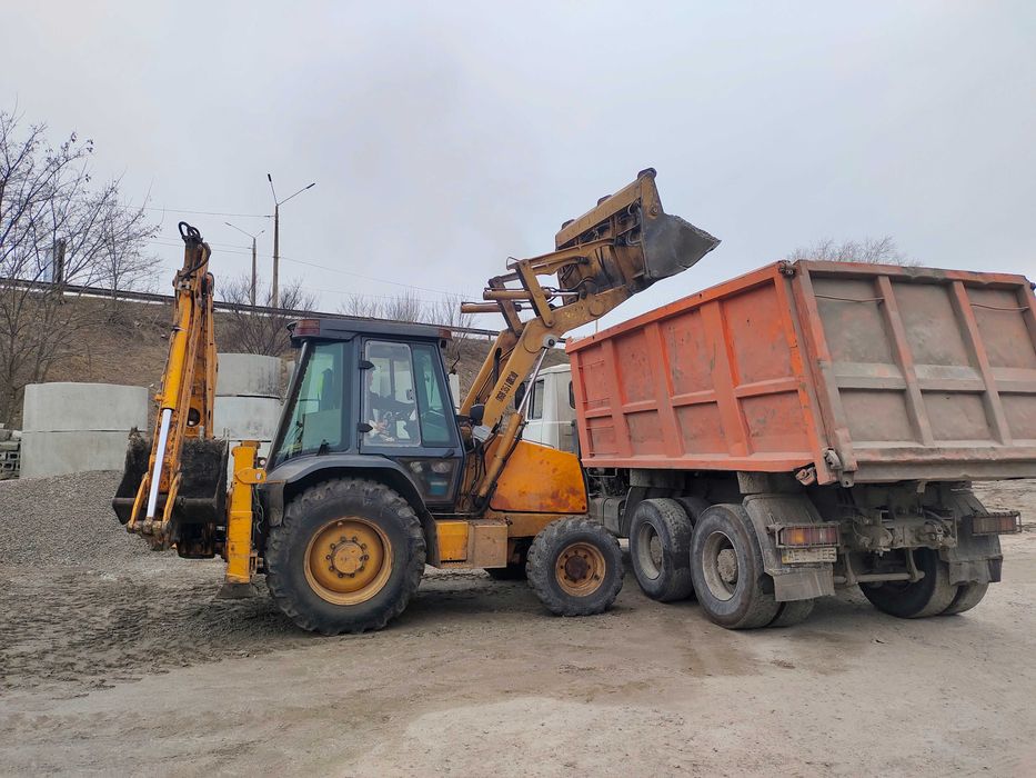 Послуги екскаватора - навантажувача CASE 580