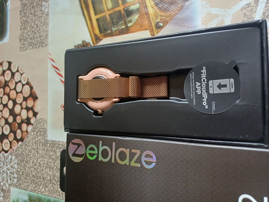 Sprzedam damski nowy smartwatch