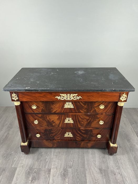 Антикварний комод в стилі Ампір