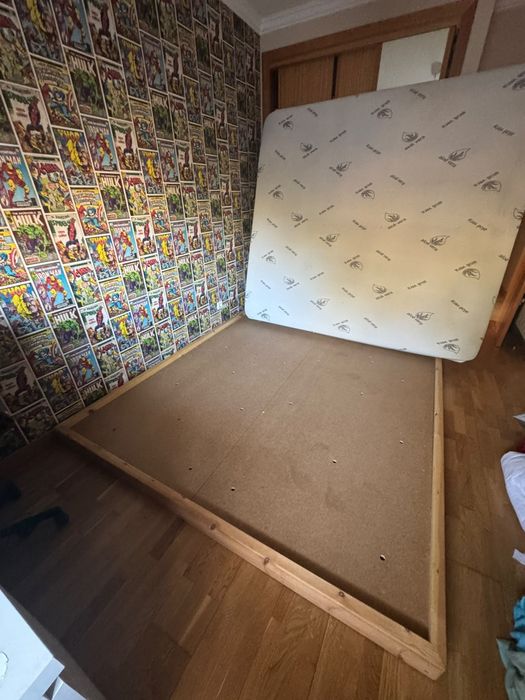 Base de cama e colchão