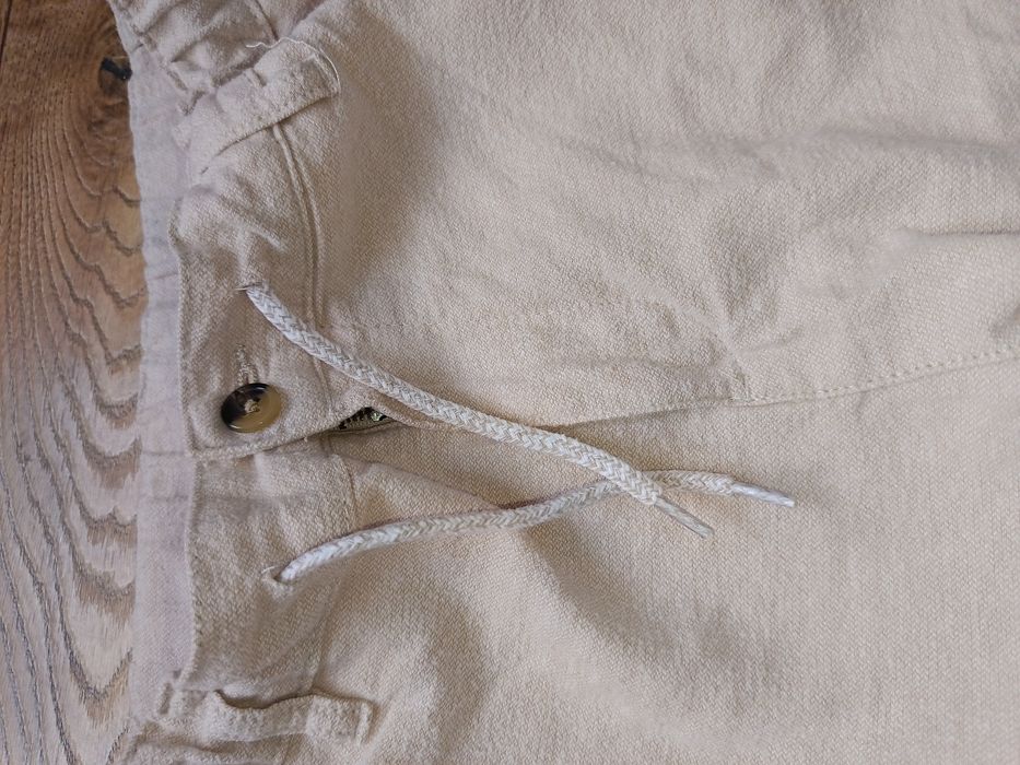 Śliczne, beżowe spodnie chłopięce, 100% bawełny