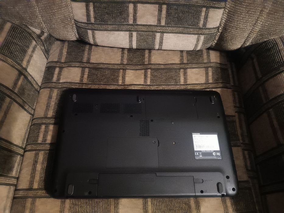 Игровой Toshiba C670-13D с большим 17.3" экраном 16Гб ОЗУ ssd 120Гб