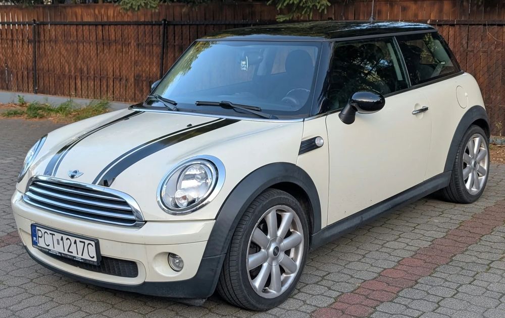 MINI Cooper Mini Cooper  WHITE PEPPER  120 KM