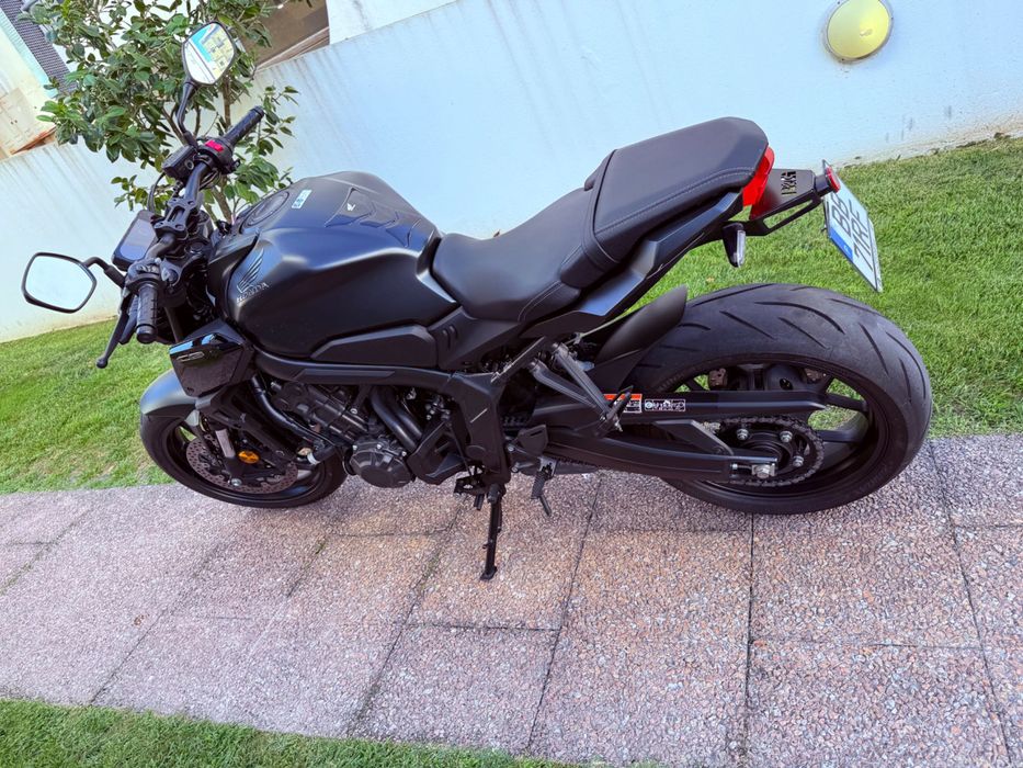 Honda CB 650 r Black Edition