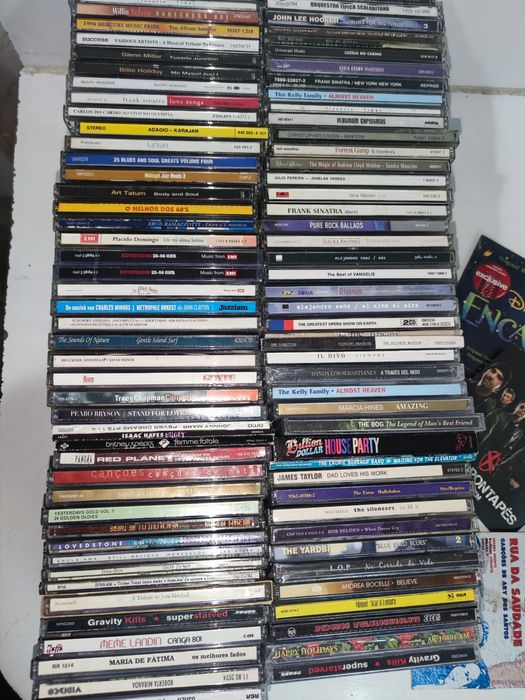 GRANDE LOTE DE 100 CD'S
