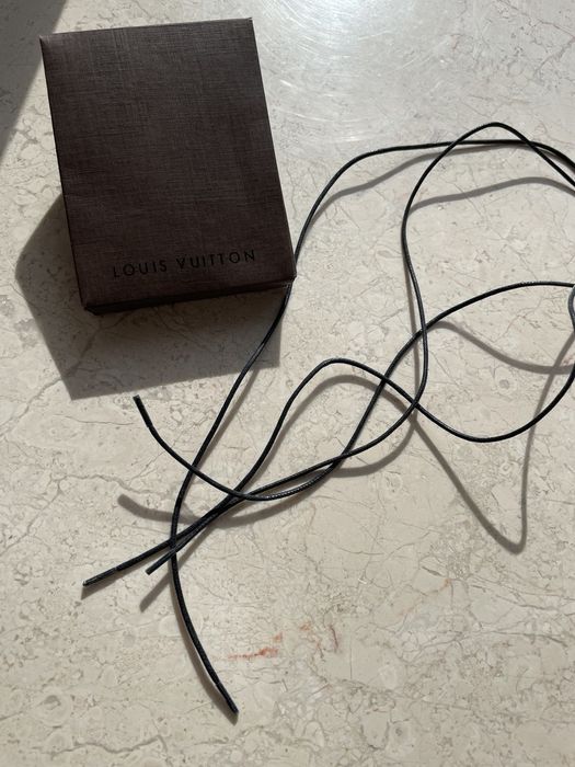 Шнурки оригиналы Louis Vuitton .