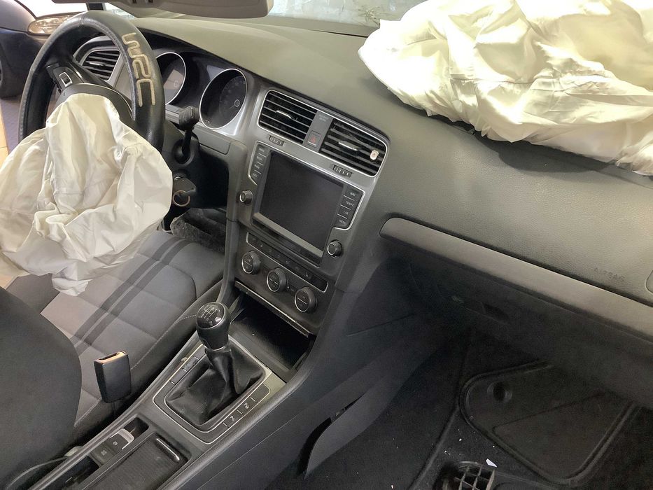 Volkswagen Golf VII 1.6 TDi 110cv de 2013- Para peças