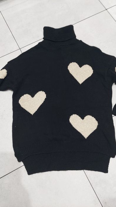 Golf, sweter czarny w złote serca