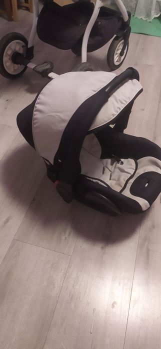 Продам дитячу коляску 3 в одному