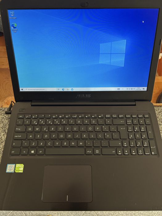 Portátil Asus X556U Intel i7 500GB SSD