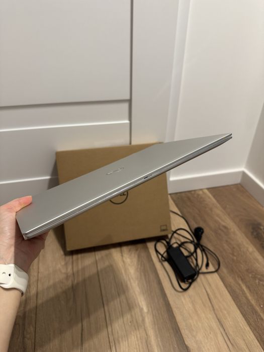 Laptop DELL Inspiron 7400 14.5" i5 8GB RAM 512GB SSD Silver