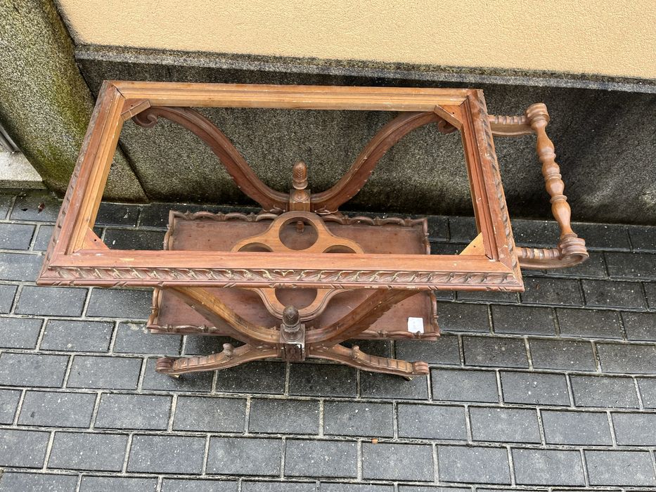 Mesa de madeira  com rodas vintage