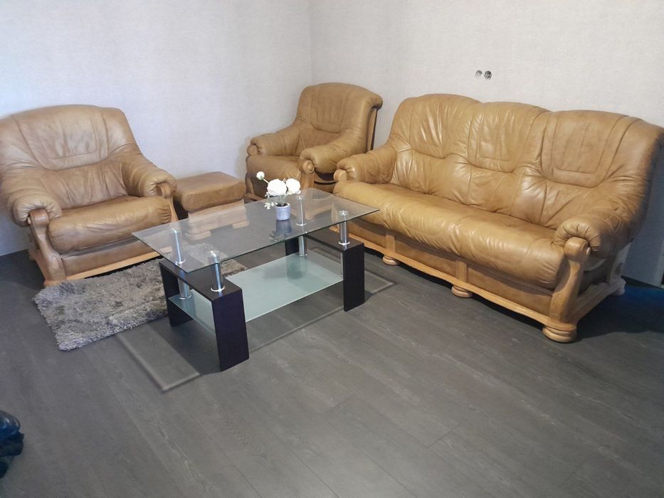 Набір шкіряний диван крісла та пуф