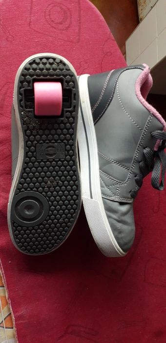 Tenis/ sapatilhas Hellys tam 36,5. Bom estado.

Entrega em mão em Vila