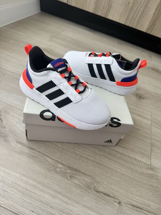 Дитячі кросівки 10 us Adidas 27  ОРИГІНАЛ 17  см снікерси