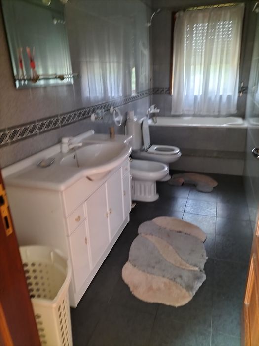 Alugo apartamento T2 em Baltar paredes com parque privado acessos directo a autoestrada para férias