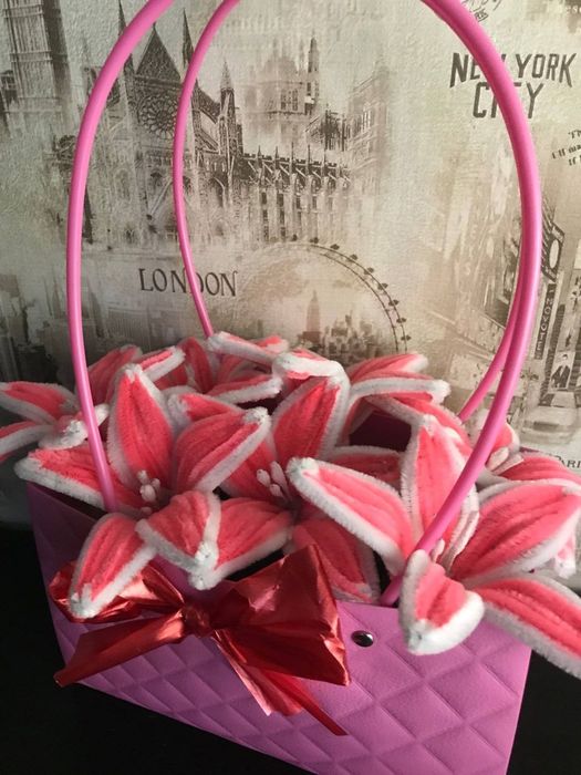 Продам букети  сделанные своими руками из синельной проволоки