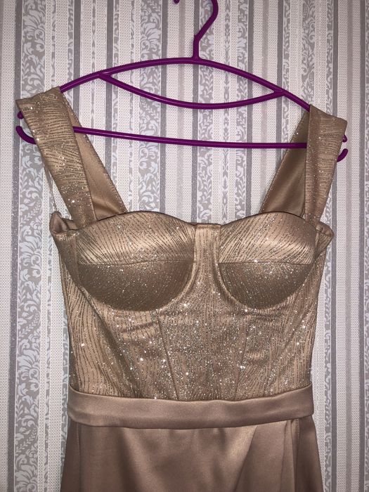 Вечірня сукня, сяюча сукня