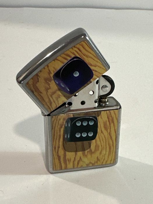 Isqueiro Zippo 3D Dice, com 2 dados.