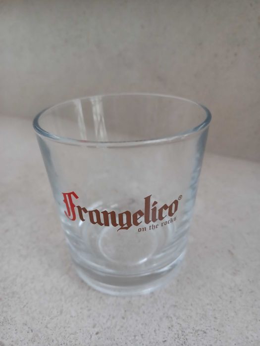 Copo personalizado da marca Frangelico