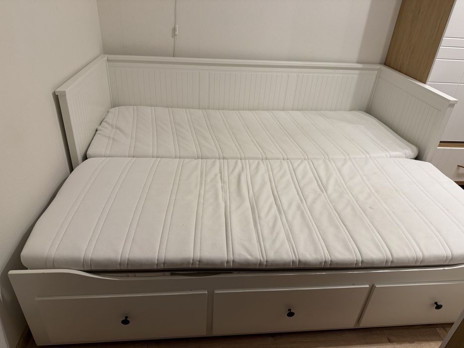Łóżko Hemnes + dwa materace