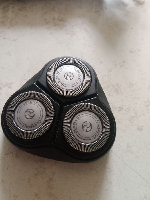 Продам бритву  Philips