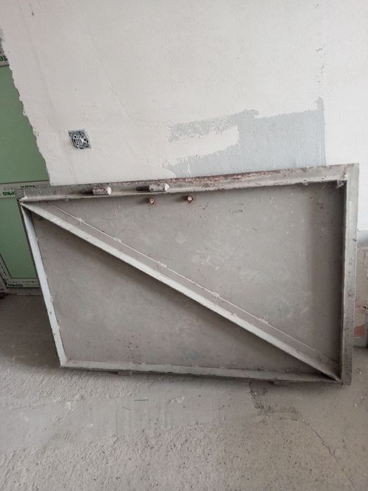 Продам двері металеві