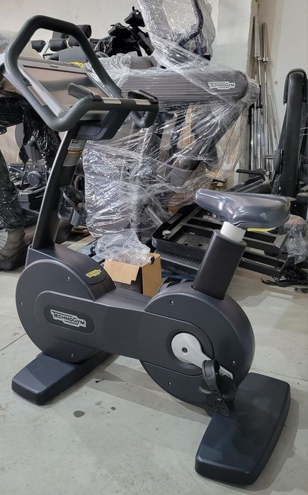 Велотренажер Technogym техножим Професійний Excite 700 Unity