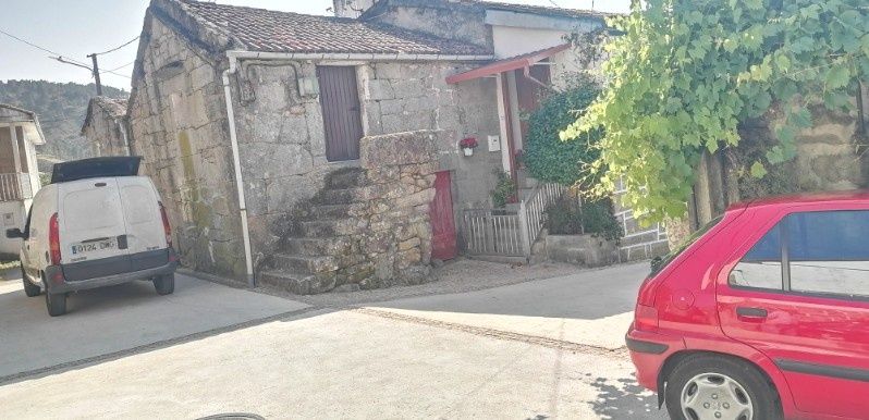 Ruínas encosta da serra do Gerês