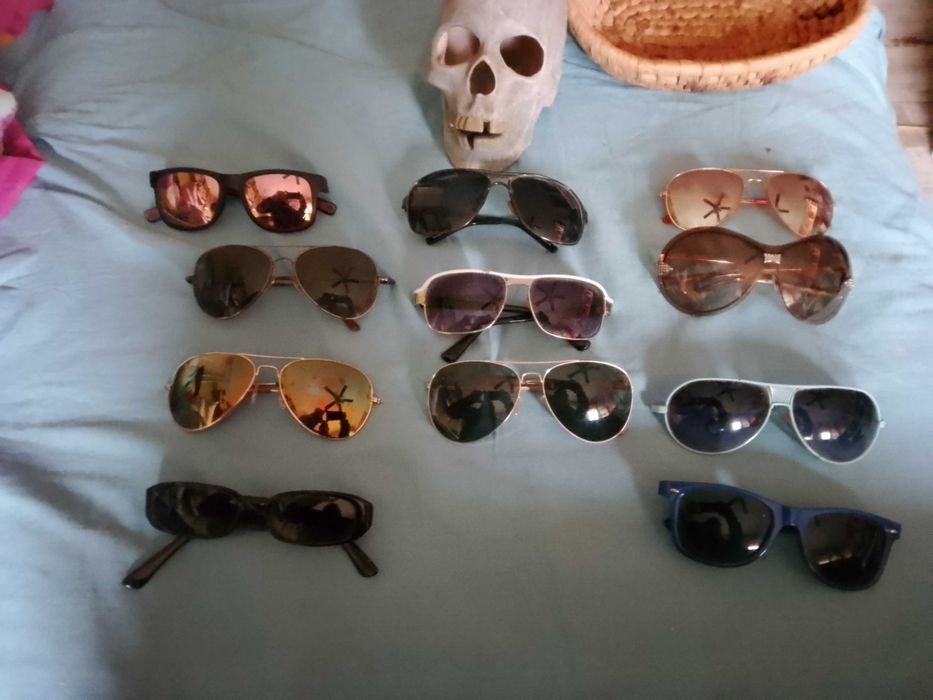 okulary  przeciw  słoneczne