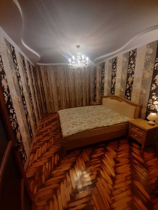 Оренда 3х-кімнатної квартири. Район - Космос.